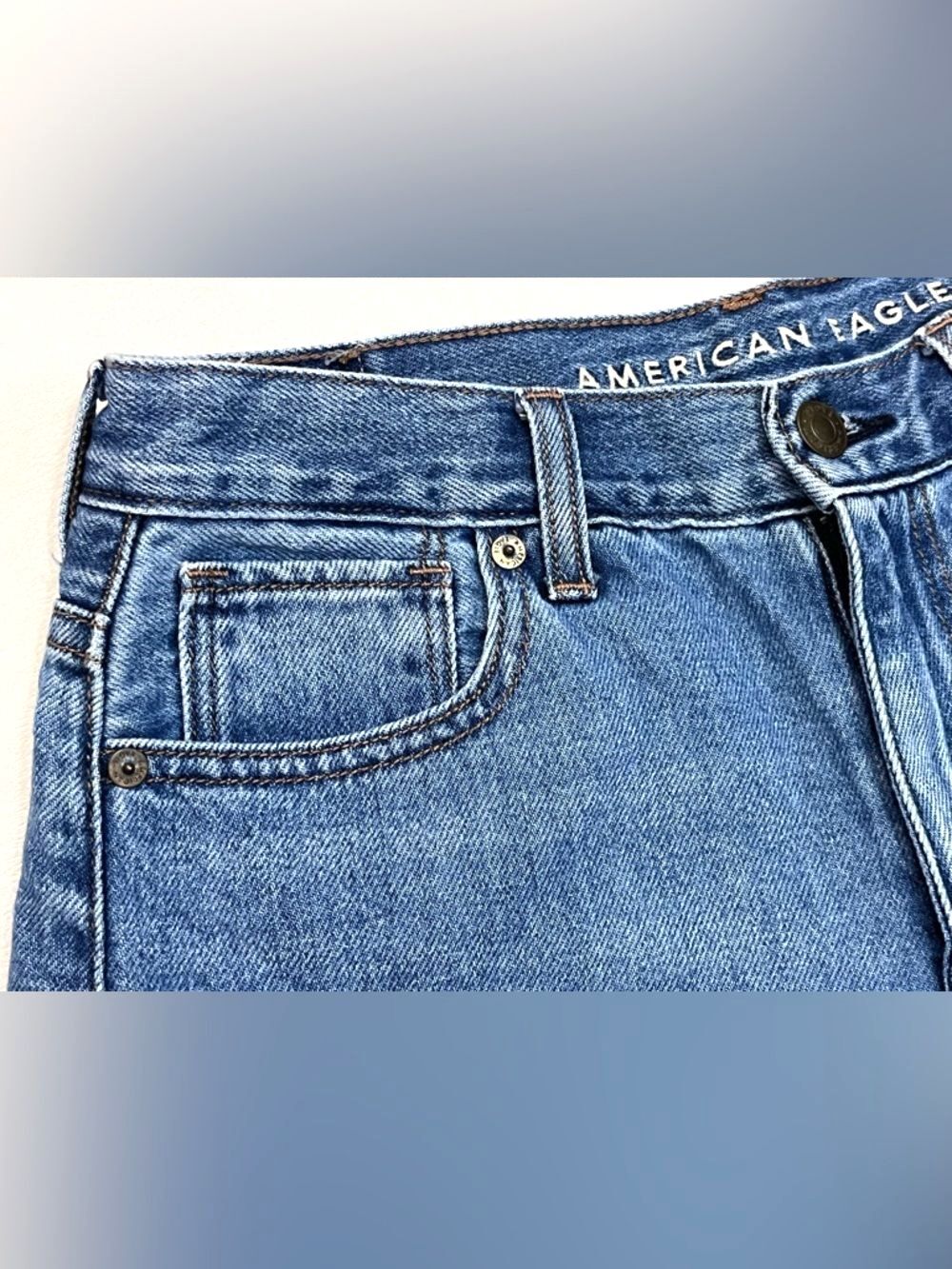 American Eagle Outfitters Women’s Mom Short Blue Denim Cuffed Jean Shorts Size 4 - Picture 3 of 16